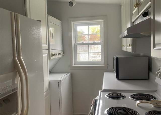 Property at 211 Taylor Ave, Urbanna, VA 23175, 2 beds, 2 baths