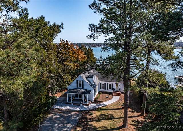 Property at 289 King Carter Lane Ln, Weems, VA 22576, 3 beds, 2.5 baths