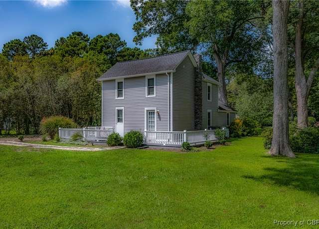 Property at 97 Virginia Rd, Irvington, VA 22480, 3 beds, 2 baths