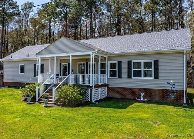 Property at 33 Douglas St, Reedville, VA 22539, 3 beds, 2.5 baths