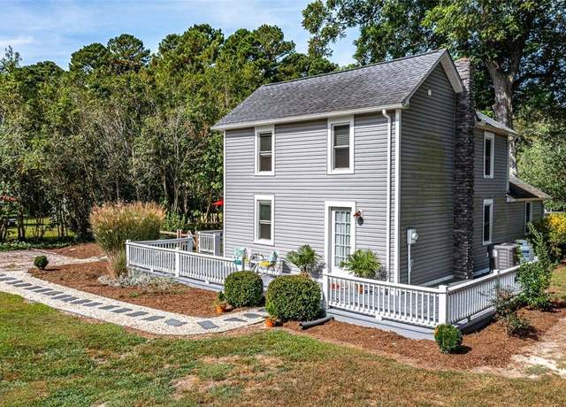 Property at 97 Virginia Rd, Irvington, VA 22480, 3 beds, 2 baths
