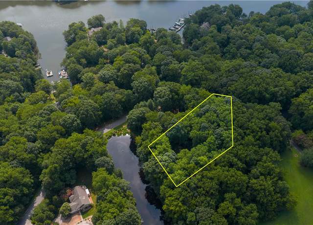 Property at 2 Wilton Coves Dr, Hartfield, VA 23071