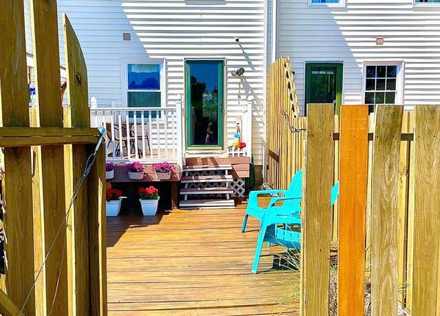 Property at 7181 Bunting Rd, Chincoteague, VA 23336, 2 beds, 1.5 baths