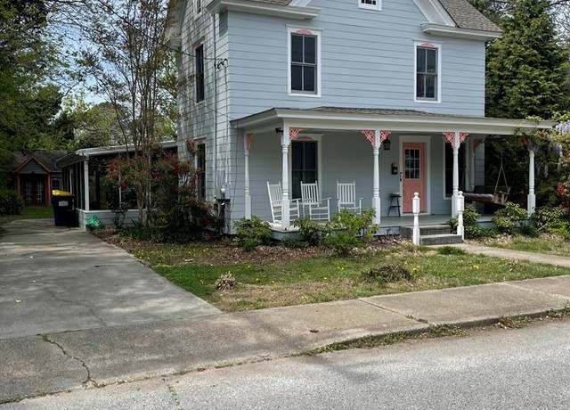 Property at 12 Justis St, Onancock, VA 23417, 3 beds, 2 baths