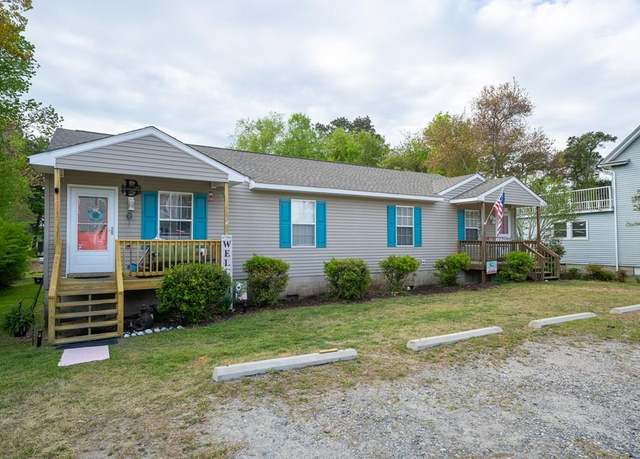 Property at 3488-90 Willow St, Chincoteague, VA 23336, 4 beds, 4 baths