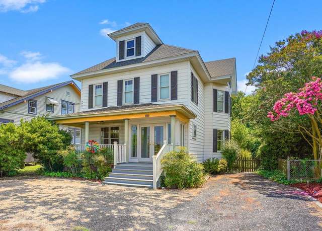 Property at 4282 Main St, Chincoteague, VA 23336, 3 beds, 1.5 baths