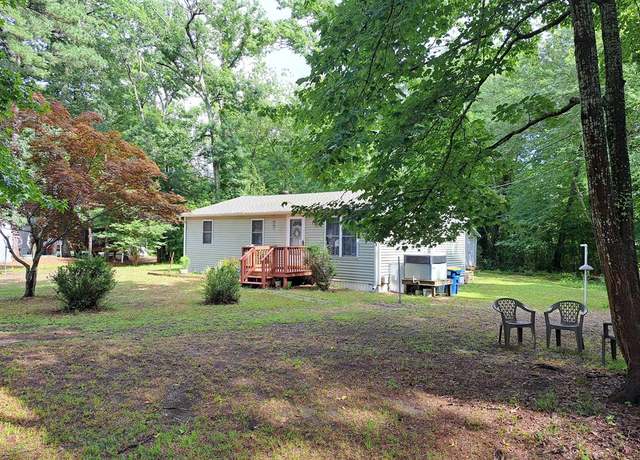 Property at 4202 Cherrix Ln, Chincoteague, VA 23336, 3 beds, 1 bath