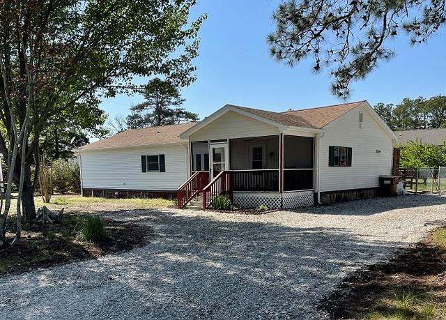 Property at 3143 Ridge Rd, Chincoteague, VA 23336, 3 beds, 2 baths