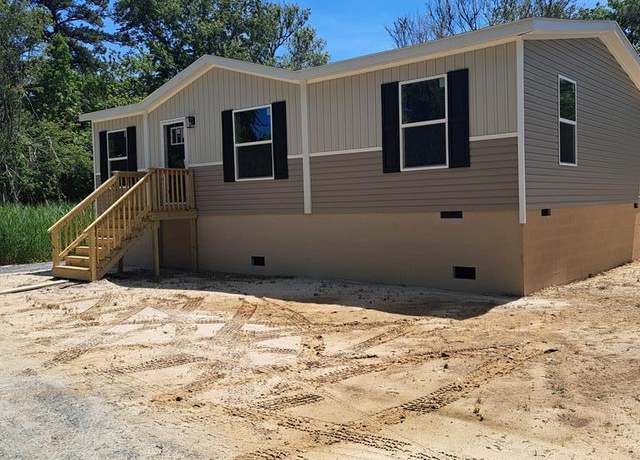 Property at 7266 Mason Dr, Chincoteague, VA 23336, 3 beds, 2 baths