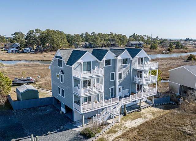 Property at 2934 Main St, Chincoteague, VA 23336, 2 beds, 2.5 baths