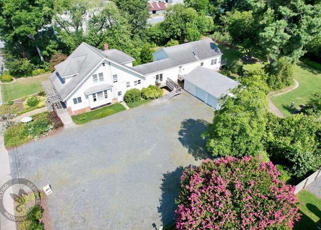 Property at 141 Market St, Onancock, VA 23417, 5 beds, 3.5 baths