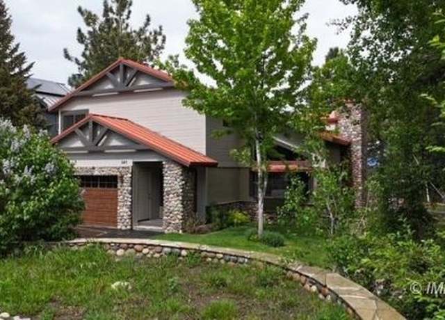 Property at 241 Wagon Wheel Rd, Mammoth Lakes, CA 93546, 4 beds, 3.5 baths