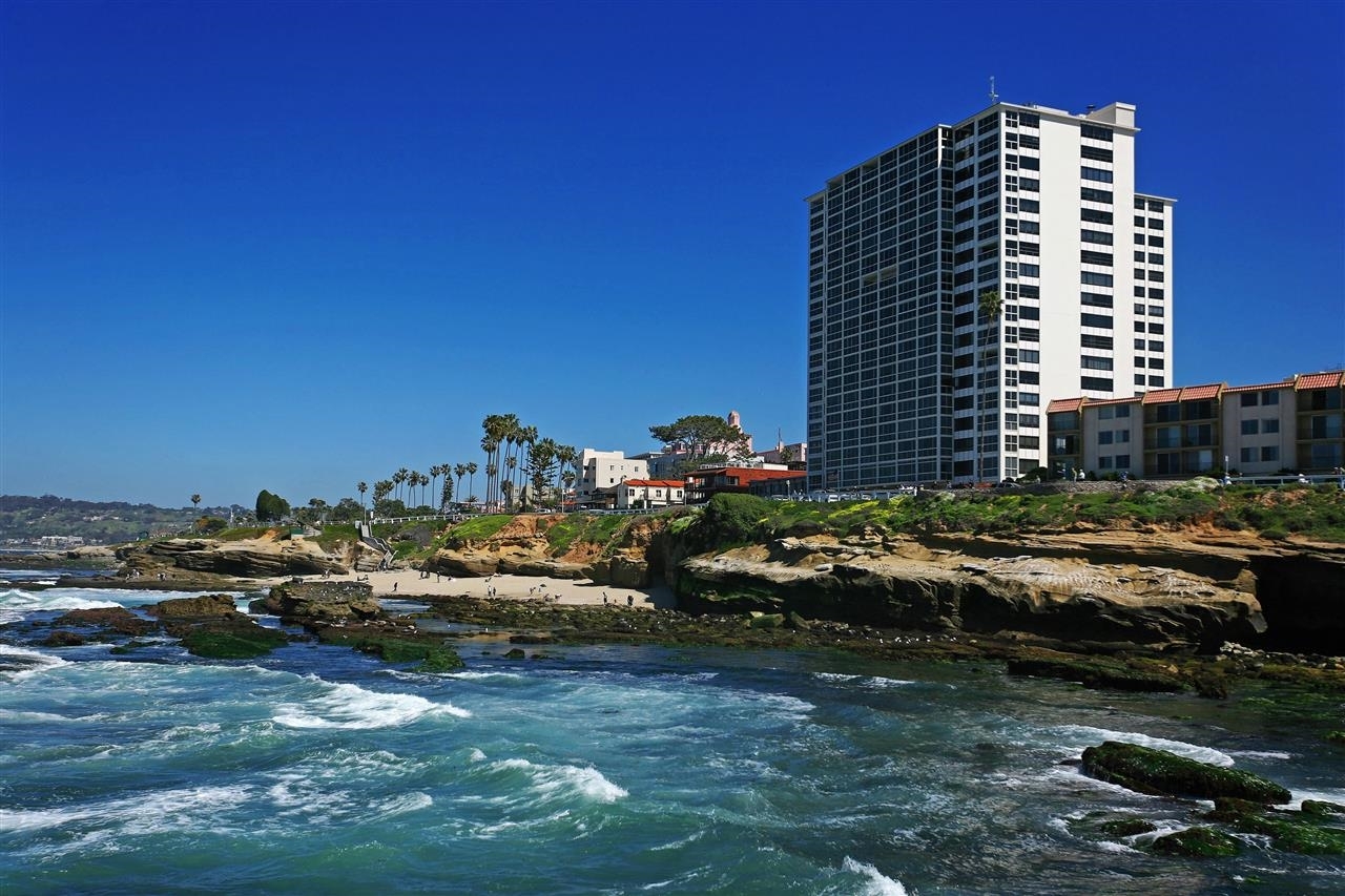 939 Coast Blvd