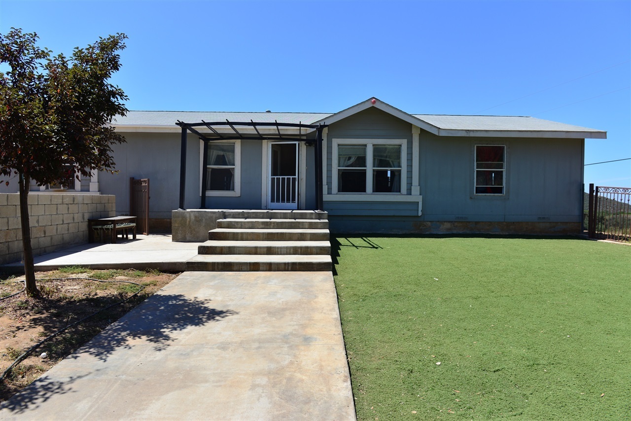⭐️マチマチ 16945 Platinum Pl, Lakeside, CA 92040 | Redfin