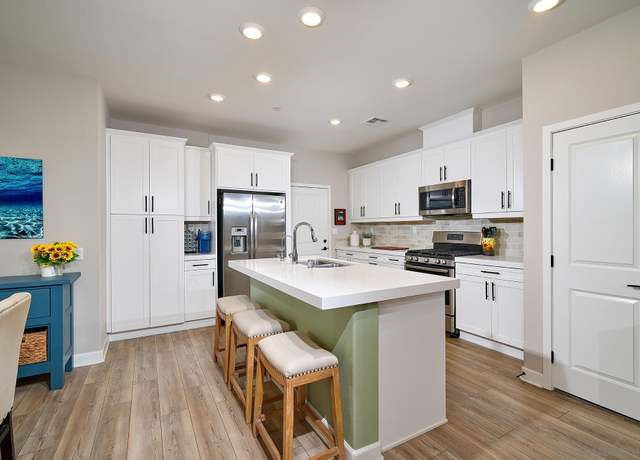 Property at 1196 Delpy View Pt, Vista, CA 92084, 3 beds, 2.5 baths