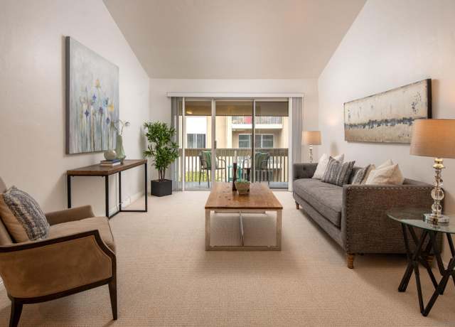 Property at 4600 Lamont St #326, San Diego, CA 92109, 1 bed, 1 bath