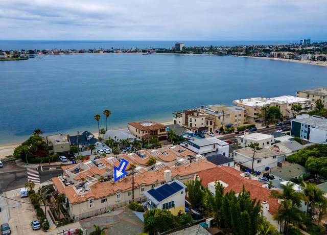 Property at 3701 Riviera Dr #4, San Diego, CA 92109, 3 beds, 2.5 baths