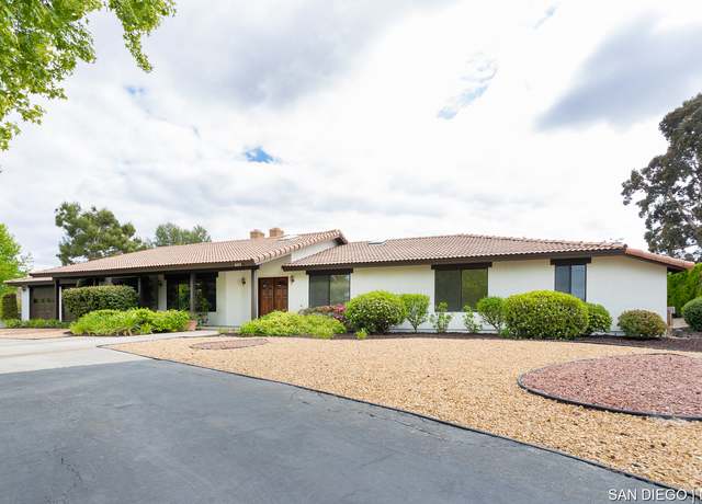 Property at 627 Elm Tree Ln, Fallbrook, CA 92028, 3 beds, 2.5 baths