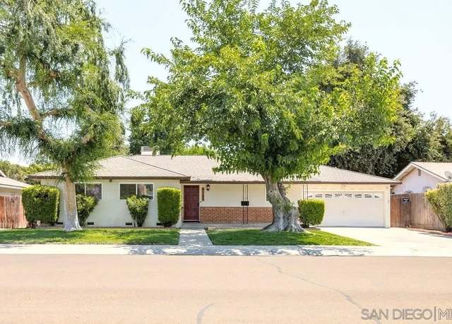 Property at 1102 S Mountain St, Visalia, CA 93277, 3 beds, 2 baths