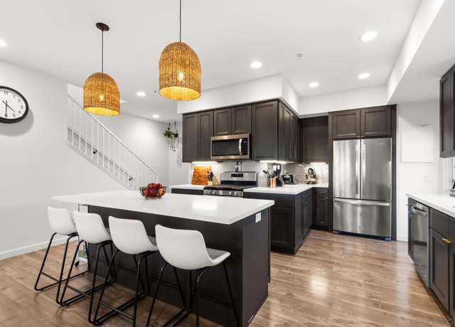 Property at 4100 Voltaire St #102, San Diego, CA 92107, 3 beds, 2.5 baths