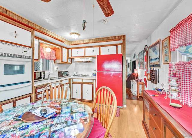 Property at 153 Sherri Ln, Oceanside, CA 92054, 2 beds, 2 baths