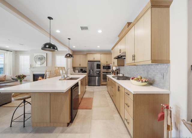 Property at 916 Camino Aldea, Chula Vista, CA 91913, 6 beds, 3.5 baths