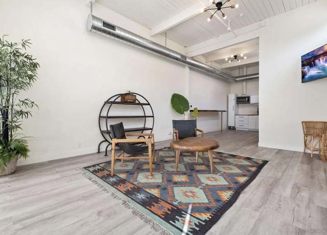 Property at 555 E 3rd St, Long Beach, CA 90802