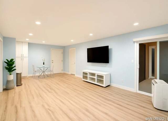 Property at 4730 Noyes St #106, San Diego, CA 92109, 2 beds, 2 baths