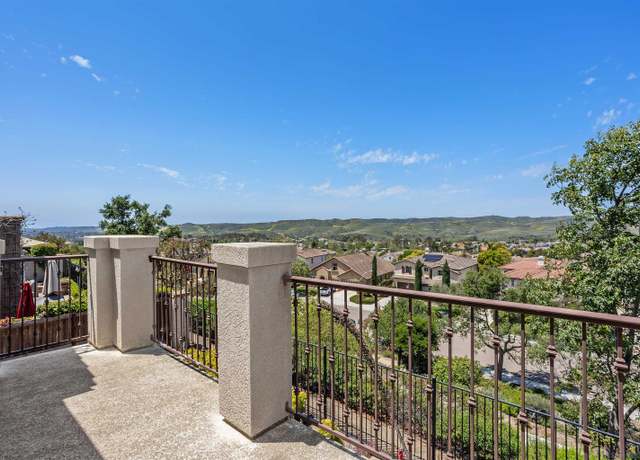 Property at 1097 Breakaway Dr, Oceanside, CA 92057, 5 beds, 3.5 baths