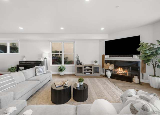 Property at 141 Orange Ave #202, Coronado, CA 92118, 3 beds, 3.5 baths