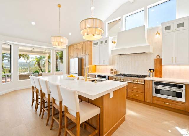 Property at 11475 Eastridge Pl, San Diego, CA 92131, 4 beds, 3.5 baths