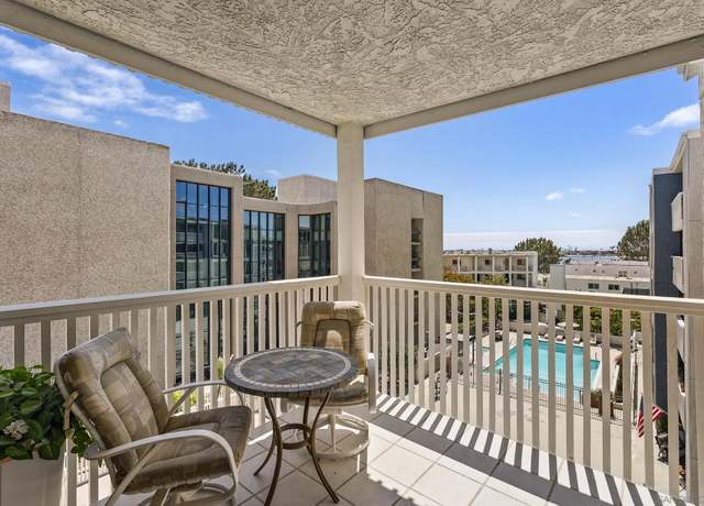 Property at 4016 Gresham St Unit D3, San Diego, CA 92109, 2 beds, 2 baths