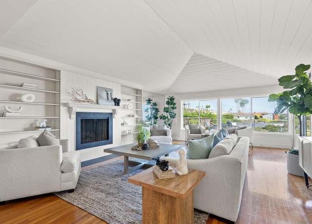 Property at 951 Skylark Dr, La Jolla, CA 92037, 4 beds, 2.5 baths