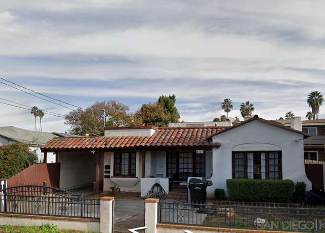 Property at 4727 Choctaw Dr, San Diego, CA 92115, 6 beds, 5 baths