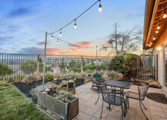 Property at 1340 Sunglow Dr, Oceanside, CA 92056, 4 beds, 3 baths