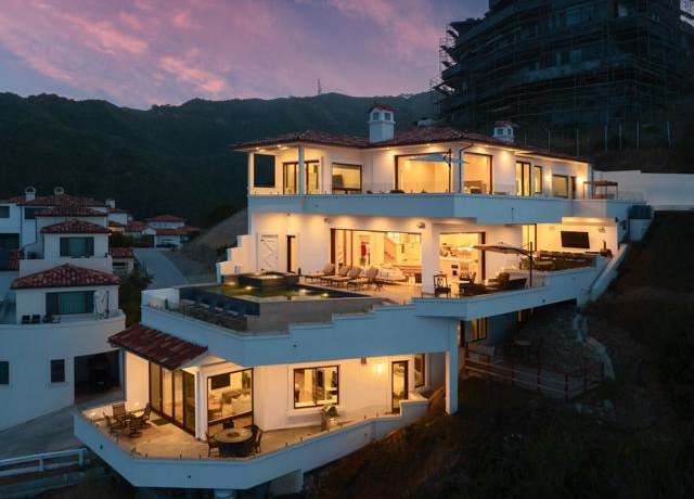 Property at 211 Mar De Cortez, Avalon, CA 90704, 7 beds, 8 baths