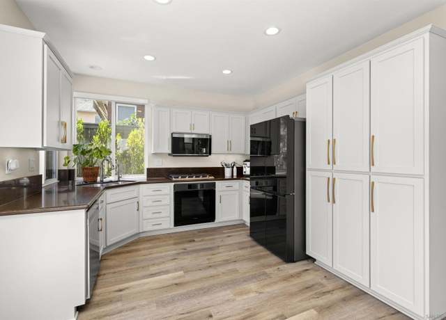 Property at 13737 Sorbonne Ct, San Diego, CA 92128, 4 beds, 3 baths