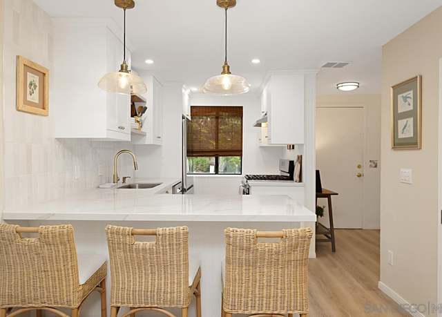 Property at 2383 Altisma Way Unit B, Carlsbad, CA 92009, 2 beds, 2.5 baths