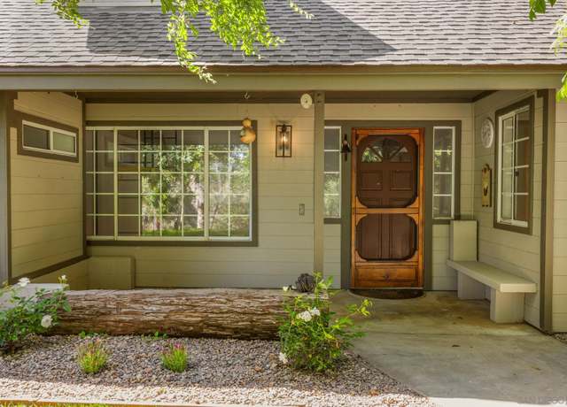 Property at 2029 Winterwarm Dr, Fallbrook, CA 92028, 4 beds, 2.5 baths