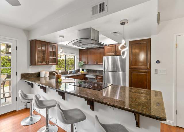Property at 2362 Altisma Way Unit A, Carlsbad, CA 92009, 2 beds, 2.5 baths