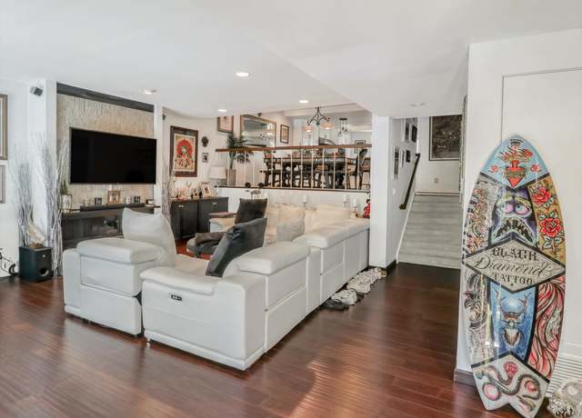 Property at Sign in for address, Marina Del Rey, CA 90292, 2 beds, 2.5 baths