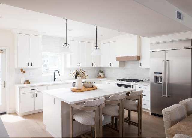 Property at 3337 Lincoln St, Carlsbad, CA 92008, 2 beds, 2.5 baths