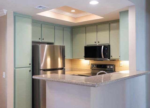 Property at 2020 Camino De La Reina #2206, San Diego, CA 92108, 2 beds, 2 baths