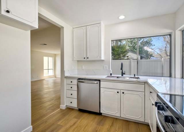 Property at 216 Crestview Gln, Escondido, CA 92026, 3 beds, 1.5 baths