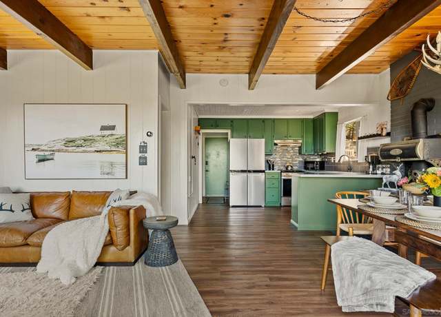Property at 720 Buckingham Sq, Lake Arrowhead, CA 92352, 3 beds, 2.5 baths