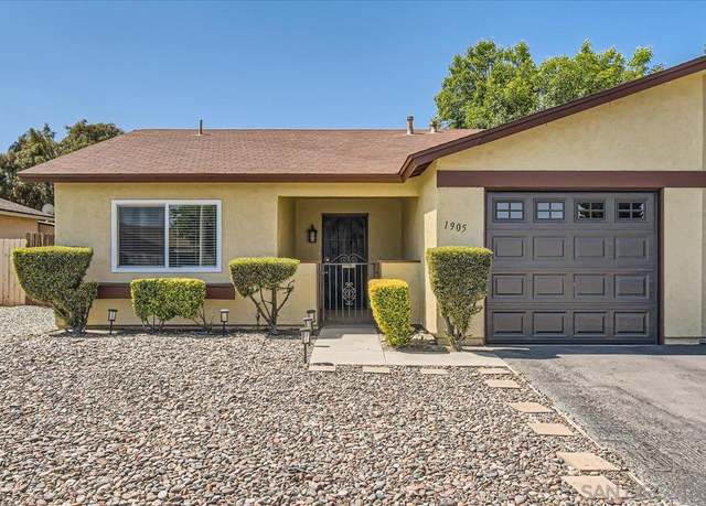 Property at 1905 Pueblo Dr, Hemet, CA 92545, 2 beds, 2 baths