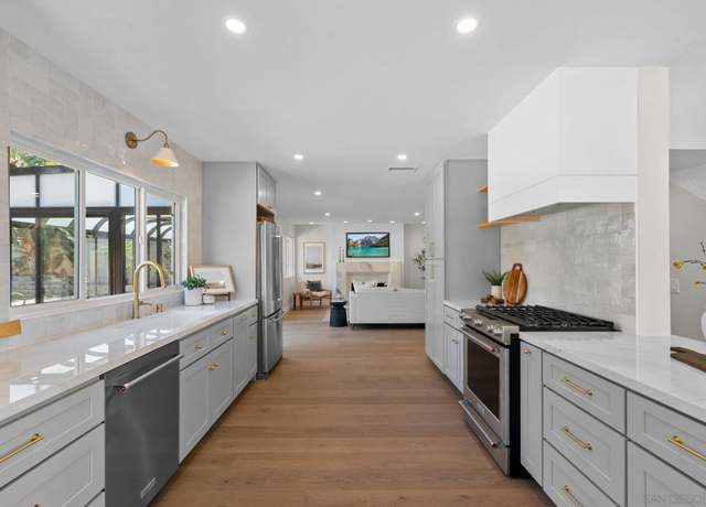Property at 2928 Gaviota Cir, Carlsbad, CA 92009, 5 beds, 3 baths