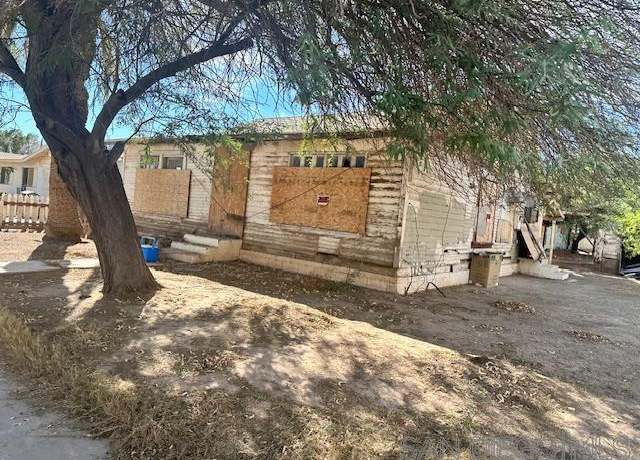 Property at 657 Orange Ave, Holtville, CA 92250, 6 beds, 1 bath