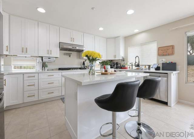 Property at 2176 Pointe Pkwy, Spring Valley, CA 91978, 5 beds, 3 baths