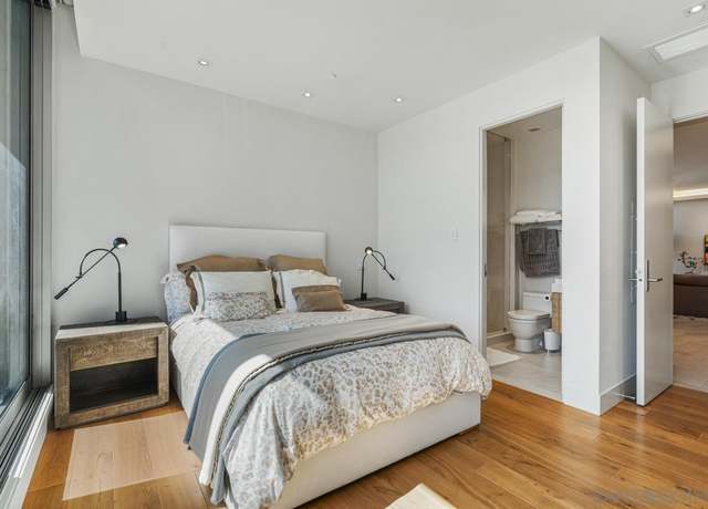 Property at 1020 Prospect St #205, La Jolla, CA 92037, 2 beds, 2.5 baths